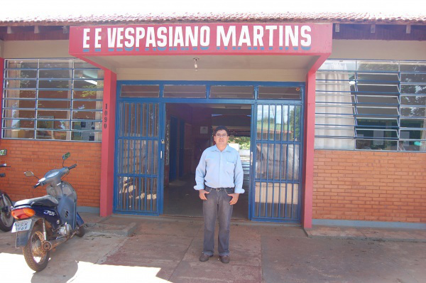 Diretor da escola Vespasiano Martins.