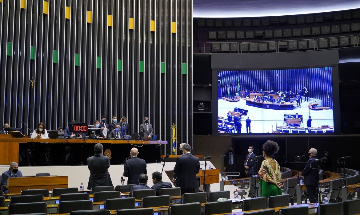 Câmara pode votar projeto que autoriza compra de vacinas por empresas Foto: Agência Brasil
