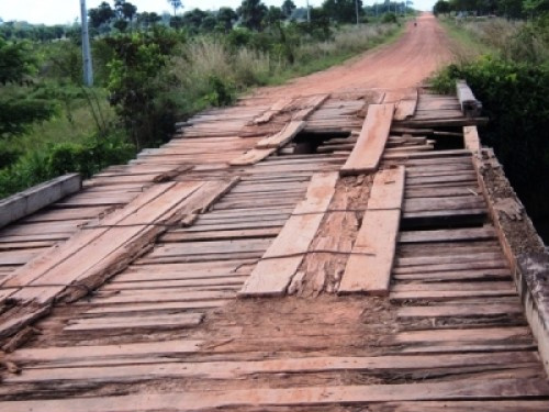 Após chuvas, pontes e estradas rurais são recuperadas em Amambai