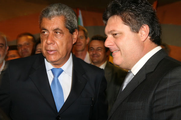 Prefeitos e parlamentares discutem saída para calamidade nos municípios de MS Prefeitos e parlamentares discutem saída para calamidade nos municípios de MS
