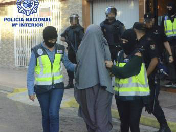 Operação de polícai espanhola prende recrutadores e recrutas jihadistas. Reuters/Spanish Interior Ministry