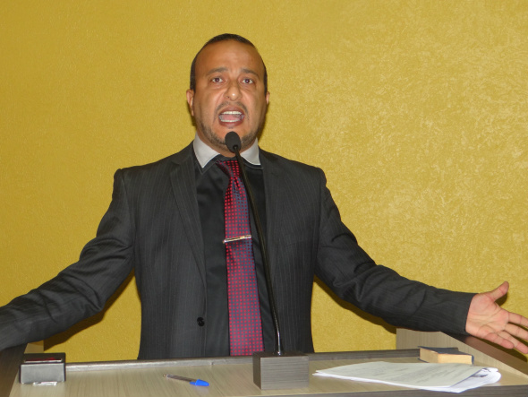 Professor Ailton demonstra preocupação com desemprego no município de Amambai Vereador Professor Ailton (PSB) / Foto: Moreira Produções