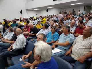 Produtores rurais protestam na Assembleia contra aumento de 40% no Fundersul Evento aconteceu sem distúrbios ou problemas maiores / Foto: Midiamax