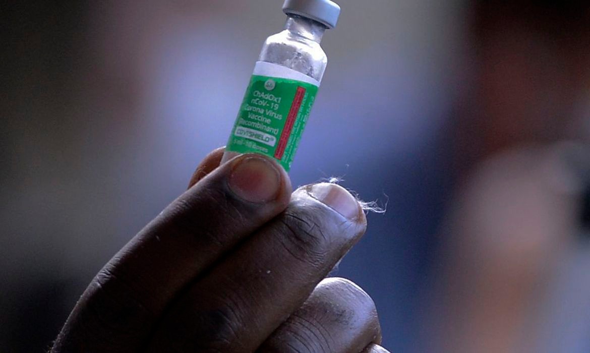 Bio-Manguinhos produz 900 mil doses de vacina contra covid-19 por dia Foto: Agência Brasil