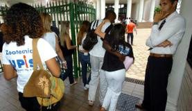 Universitários têm até domingo (30) para fazer o aditamento do Fies José Cruz/Agência Brasil