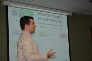 MS é o primeiro Estado do Brasil a emitir bilhete de passagem eletrônico O fiscal tributário da Sefaz-MS, Daniel Carvalho, coordena projeto piloto nacional.
