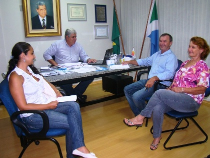 Prefeito de Coronel Sapucaia vai à Sehac falar sobre investimentos do PAC 2 Prefeito de Coronel Sapucaia vai à Sehac falar sobre investimentos do PAC 2