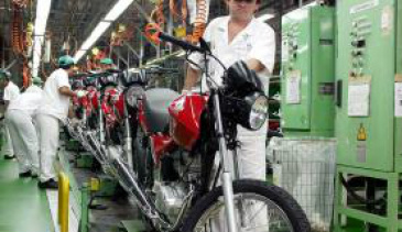 Indicadores da indústria caem no primeiro trimestre, mostra pesquisa Indicadores industriais iniciaram 2015 em queda, segundo informou pesquisa da CNI - imagens de arquivo/Agência Brasil
