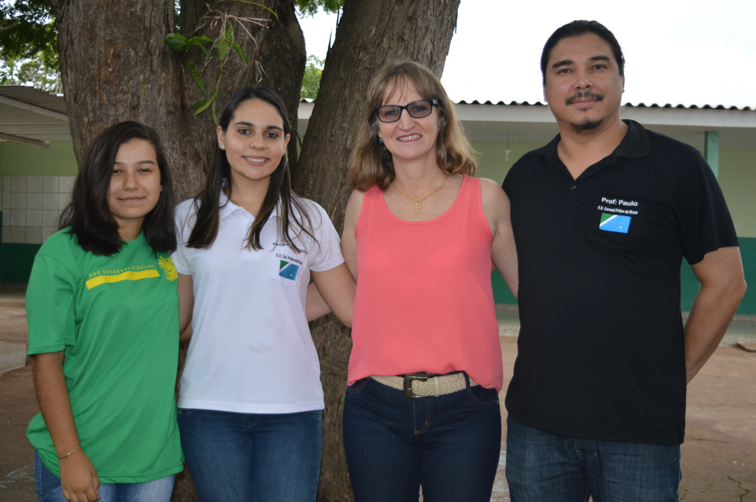 E/D: Aluna Verônica, professora Jessica, coordenadora Leonice e diretor Paulo / Foto: Moreira Produções