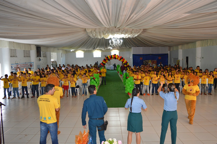 A cerimônia contou a presença de autoridades, professores, diretores, alunos e familiares / Foto: Moreira Produções