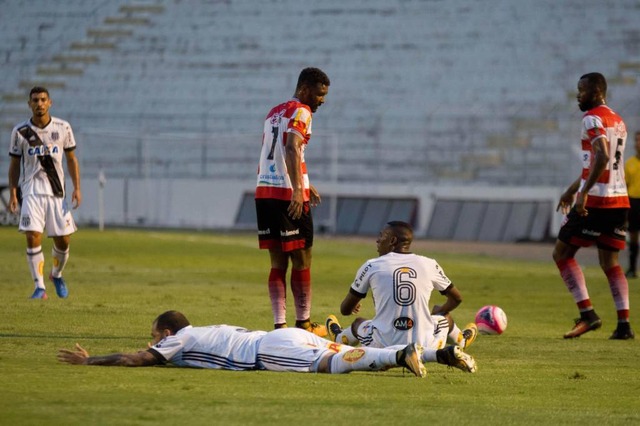 Linense conseguiu se reabilitar da derrota na estreia e venceu a Ponte Preta (Foto: Maycon Soldan/Photo Premium)