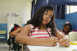 Escolas públicas terão prazo limite de até oito anos para alfabetizar crianças