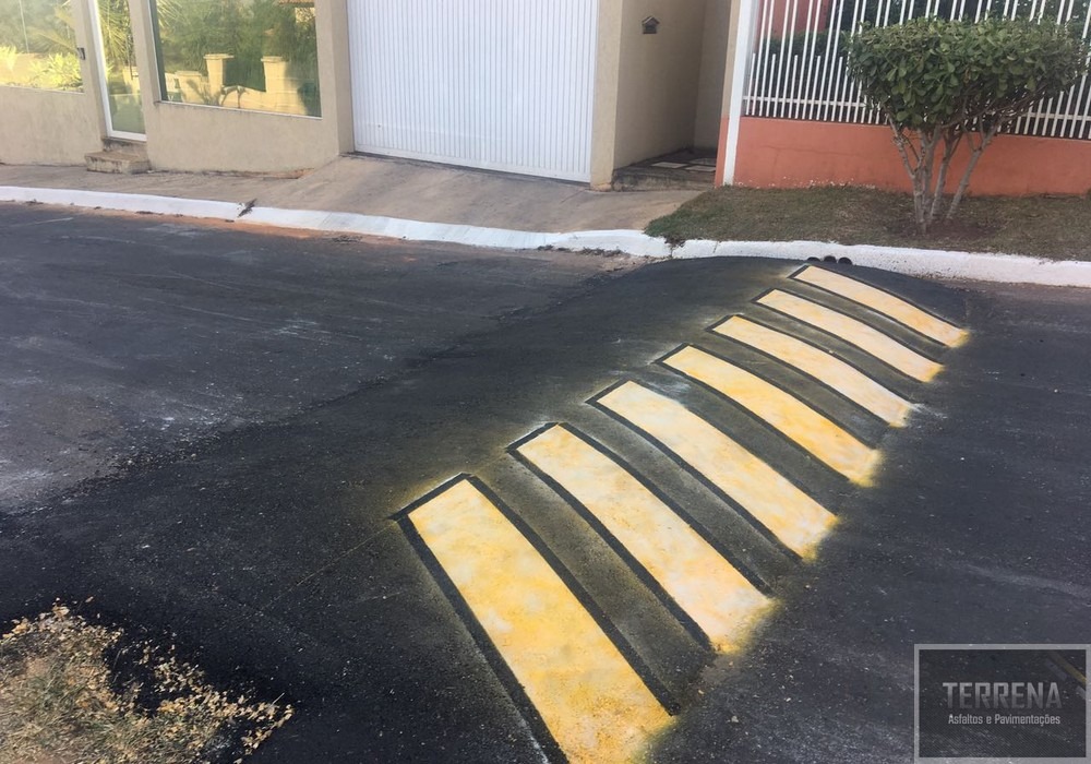 Vereador pede redutor de velocidades na vila Jardim Panorama Vereador Geverson quer construção de quebra-molas para garantir segurança aos moradores da vila Jardim Panorama / Foto: Ilustrativa