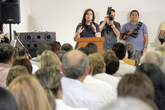 Simone reforça parceria entre Governo e Santa Casa e anuncia aumento de repasse