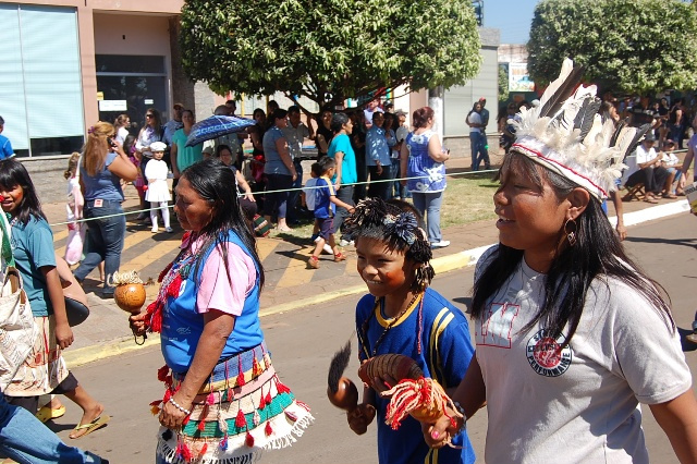 11 de outubro: criação de MS, conheça a história do nosso Estado No desfile alusivo ao aniversário de Amambai, as homenagens as povos que formaram a terra sul-mato-grossense. Foto: Moreira Produções.