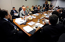 Comissão da Câmara não chega a acordo sobre divisão dos royalties do petróleo Comissão da Câmara não chega a acordo sobre divisão dos royalties do petróleo