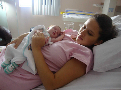 As parteiras também são capazes de oferecer 87% dos serviços relacionados à saúde sexual e reprodutiva materna e ao desenvolvimento do recém-nascido, como a amamentação 