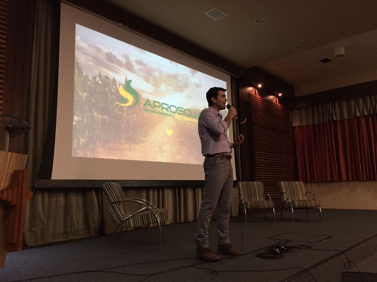 Amambaiense realiza palestra para universitários em São Paulo Christiano é empresário na área educacional e produtor rural em Amambai / Foto: Moreira Produções