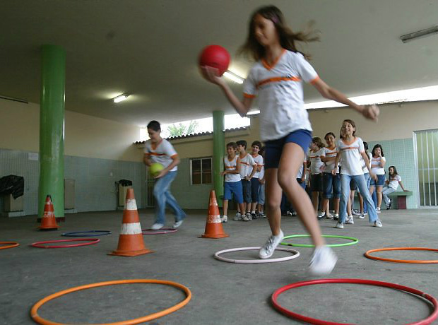 Com a mudança, os estudantes do 1º ao 5º passarão a ter somente duas aulas semanais