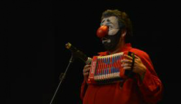Artistas brasileiros e estrangeiros se apresentam durante o Sesc Festclown - Marcello Casal Jr/Agência Brasil