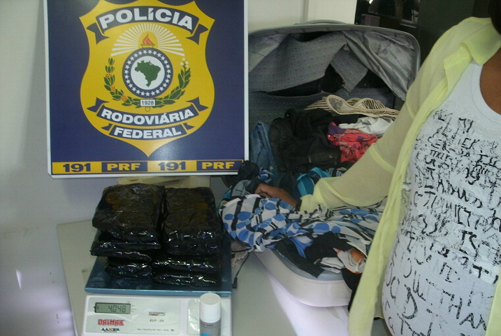 Grávida é presa pelo transporte de cocaína