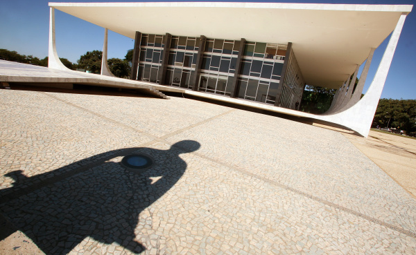 Dilma reúne ministros para tratar de ações para 2016 Dilma reúne ministros para tratar de ações para 2016