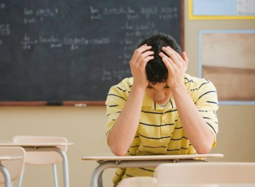 Crise e corte do Fies aumentaram inadimplência no ensino superior em 2015