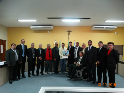 Sindicato Rural de Amambai destaca parceria com o legislativo na 27ª Expobai Presidente do SRA, Diogo Peixoto, com os 13 vereadores de Amambai / Foto: Assessoria