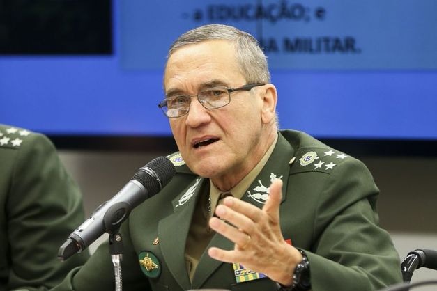 O comandante do Exército, general Eduardo Villas Boas