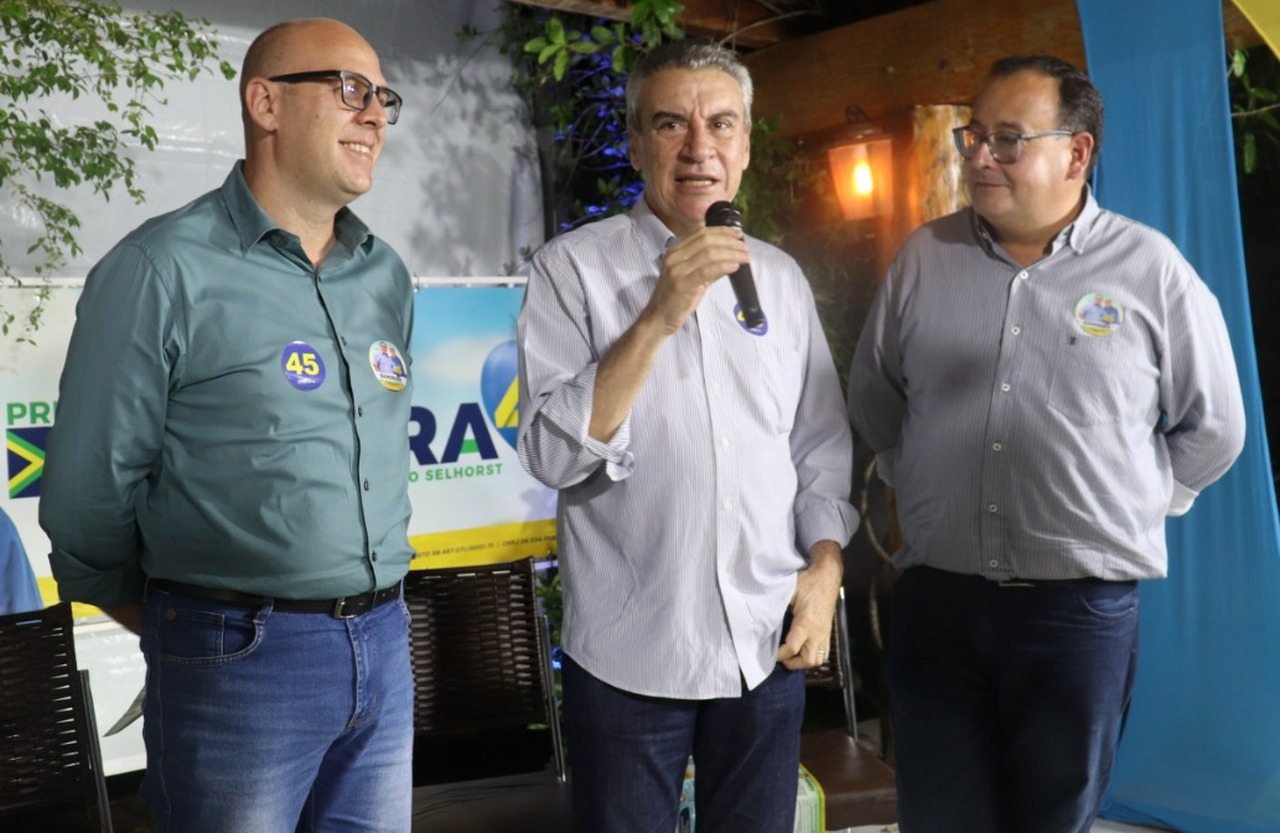 Dr. Bandeira e Rodrigo realizaram última live da campanha nessa quinta (12) E/D: Rodrigo Selhorst, deputado Paulo Corrêa e Dr. Bandeira / Foto: Moreira Produções