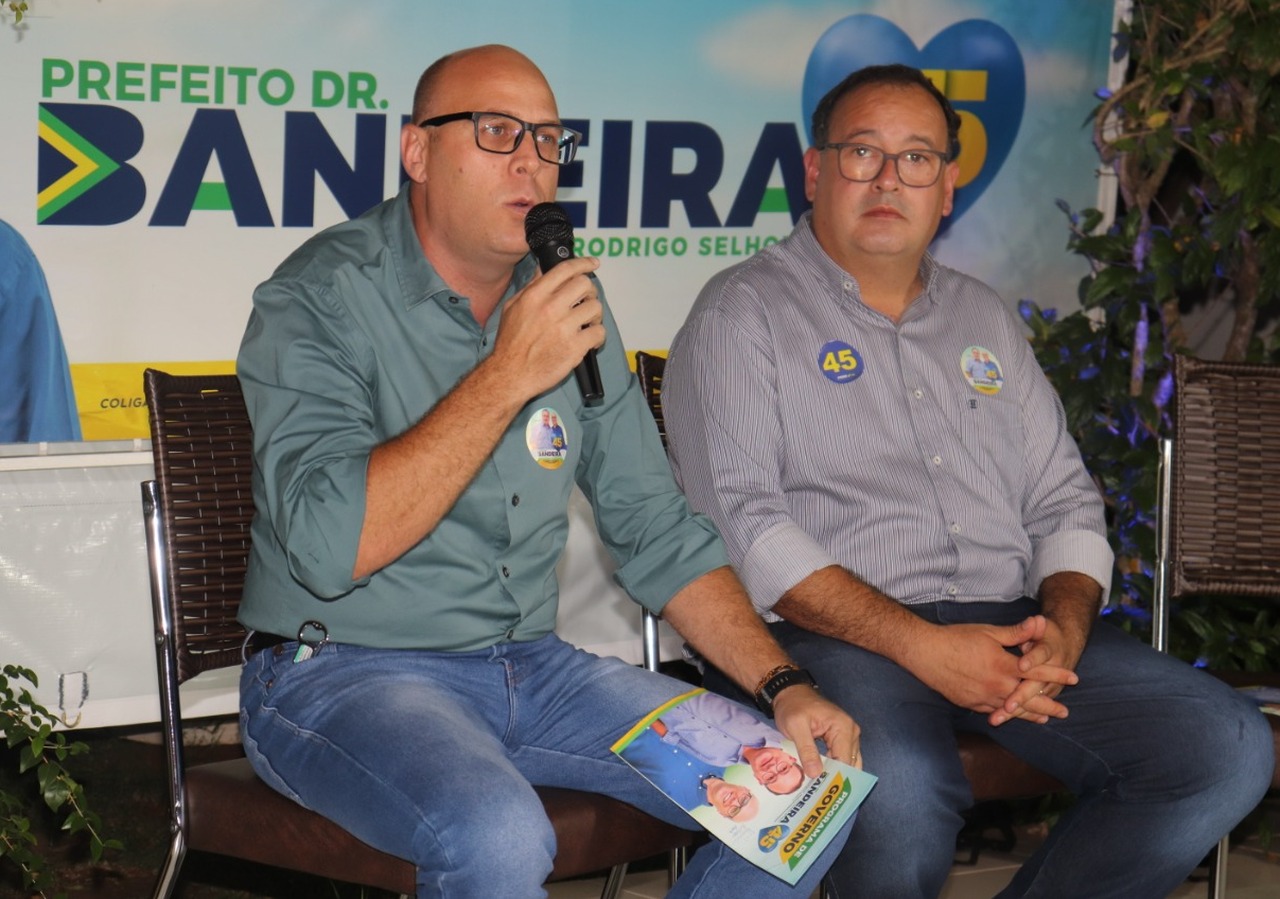 Dr. Bandeira e Rodrigo realizaram última live da campanha nessa quinta (12) Rodrigo Selhorst e Dr. Bandeira durante a live que aconteceu na noite dessa quinta-feira (12) / Foto: Moreira Produções