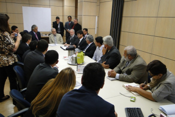 Biffi e Delcídio recebem sinal positivo do MEC para novos IFETs em MS Representantes de MS durante reunião na SETEC - MEC.