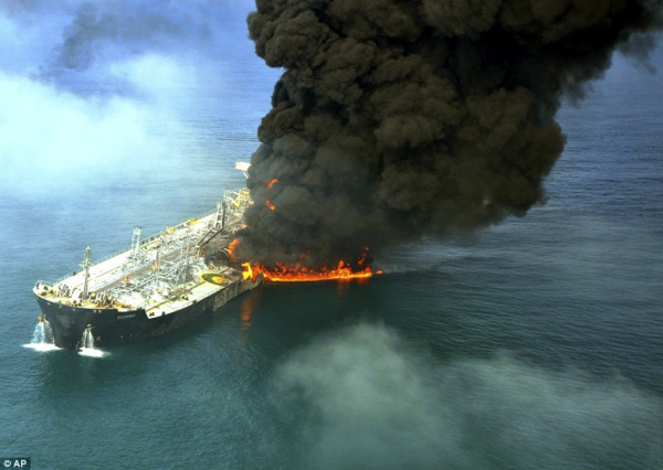 Federação Única dos Petroleiros entra na Justiça contra Chevron e Transocean Federação Única dos Petroleiros entra na Justiça contra Chevron e Transocean