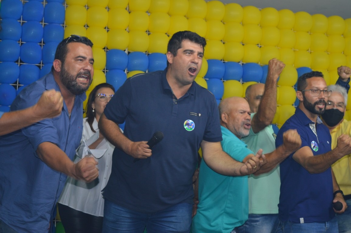 PSL, de Zé Bambil e Pastor Leandro, realizou live nessa quinta-feira (12) Live foi realizada na noite dessa quinta-feira (12) / Foto: Moreira Produções