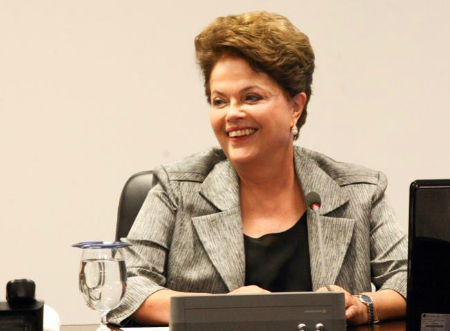 Dilma sanciona aviso prévio de até 90 dias
