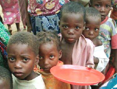 925 milhões no mundo têm fome crônica; número é o menor em 15 anos 925 milhões no mundo têm fome crônica; número é o menor em 15 anos