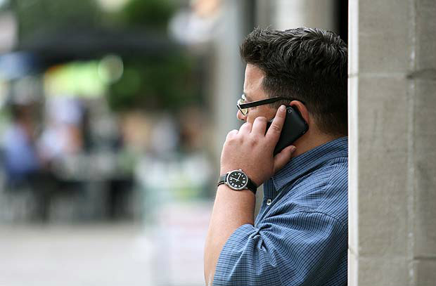 Aplicativos avançam e esmagam faturamento das empresas de telecom Até 2018, setor perderá 386 bilhões de dólares por usuários que trocaram serviços convencionais por novos