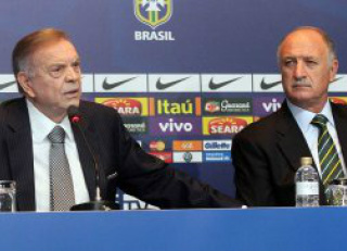 José Maria Marin criticou a escalação de terça-feira e diz ter ficado surpreso com a entrada de Bernard