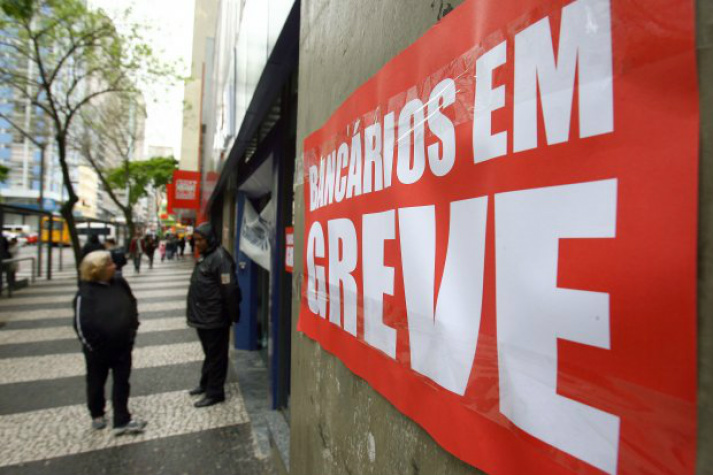 Fenaban e bancários reúnem-se hoje para tentar pôr fim à greve