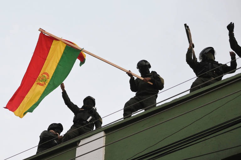 Bolívia: golpe militar ou rebelião popular? Bolívia: golpe militar ou rebelião popular?