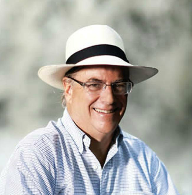 Ivan Zurita paga R$ 800 mil por dois lotes de Zezé Di Camargo Ivan Zurita paga R$ 800 mil por dois lotes de Zezé Di Camargo