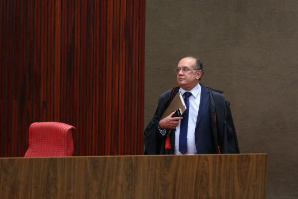 Com voto decisivo de Gilmar Mendes, TSE rejeita cassação da chapa Dilma-Temer O presidente do TSE, ministro Gilmar Mendes, durante o quarto dia de julgamento da ação que pede a cassação da chapa Dilma-Temer / Foto: Fabio Rodrigues Pozzebom