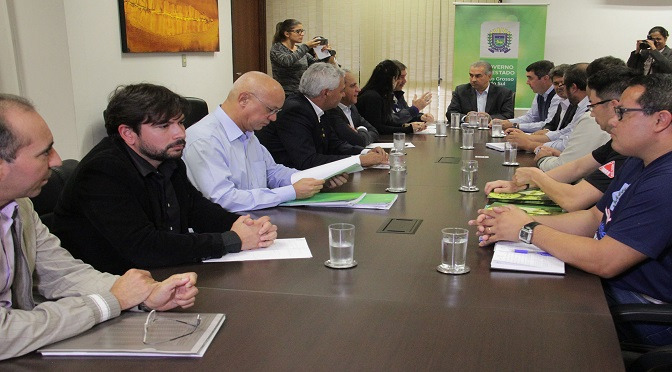 Governo mantém diálogo com fórum de servidores O Governo do Estado recebeu integrantes do Fórum de Servidores de Mato Grosso do Sul nesta sexta-feira (9.6) para tratar do reajuste salarial anual do funcionalismo público / Foto: Chico Ribeiro