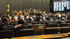 Congresso tenta votar hoje (2) revisão da meta do superávit Congresso tenta votar hoje (2) revisão da meta do superávit