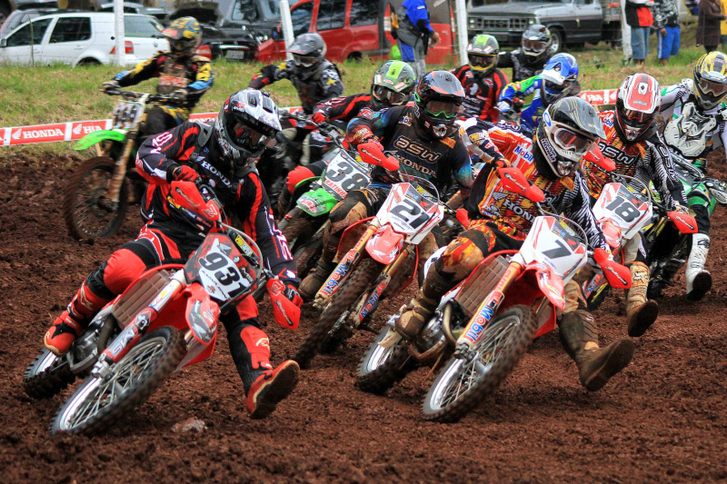 Aral Moreira recebe prova de velocross nos dias 26 e 27 de novembro Aral Moreira recebe prova de velocross nos dias 26 e 27 de novembro