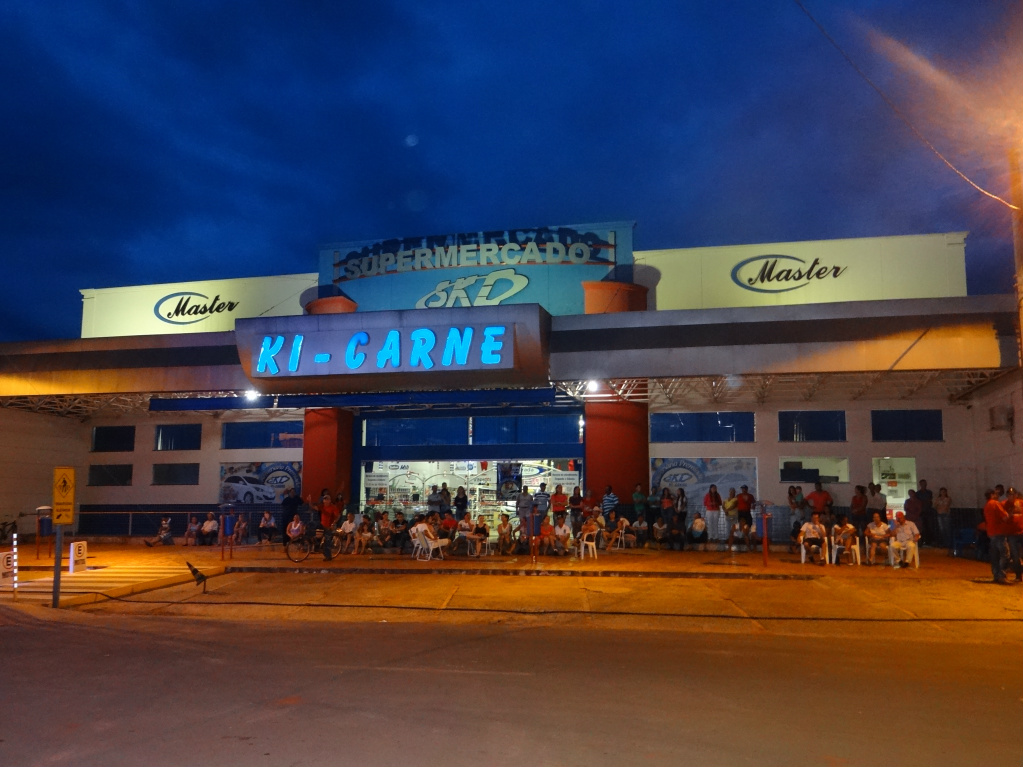 Amambai: Rejane Sguissardi leva o carro 0 KM sorteado pelo Supermercado Ki-Carne Amambai: Rejane Sguissardi leva o carro 0 KM sorteado pelo Supermercado Ki-Carne