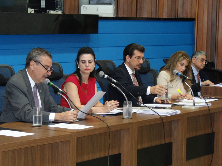 CPI do CIMI ouve pecuaristas e Paulo Corrêa convoca Conselho Missionário CPI do CIMI ouve pecuaristas e Paulo Corrêa convoca Conselho Missionário