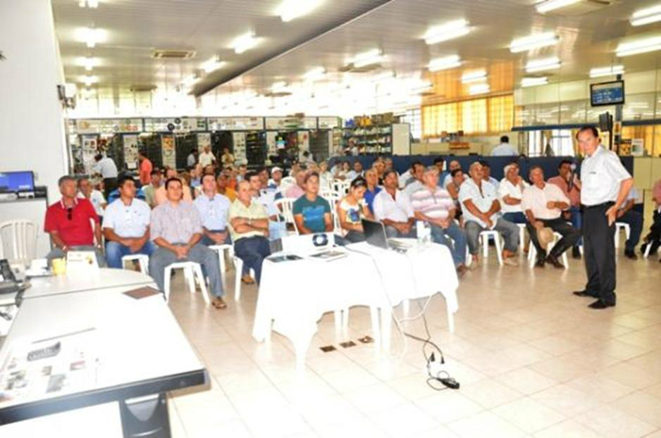 Cerca de 80 cooperados estiverem presentes na reunião. 