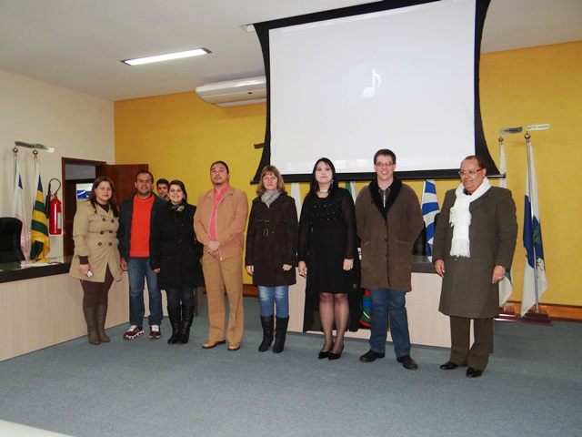 9º Simpósio da escola Felipe de Brum, de Amambai, aborda temas atuais Docentes representantes da escola Felipe de Brum.