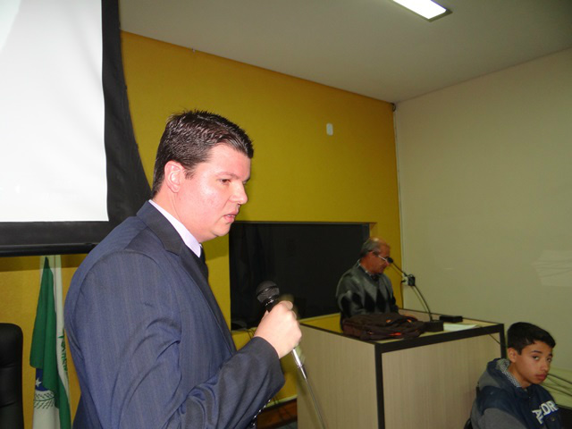 9º Simpósio da escola Felipe de Brum, de Amambai, aborda temas atuais O presidente da 10ª Subseção da OAB (Ordem dos Advogados do Brasil) de Amambai, André Vicentim.